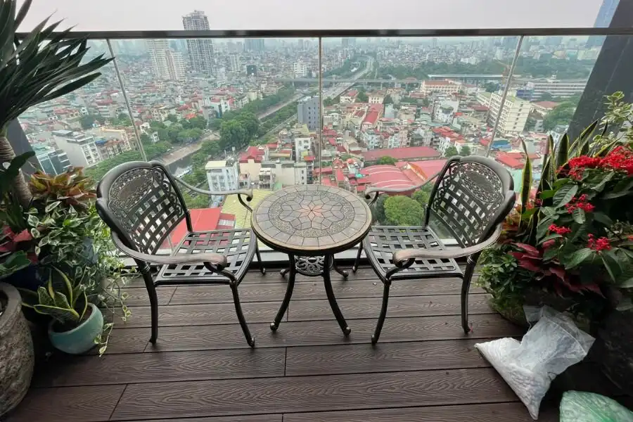 Nhôm đúc được sử dụng rộng rãi trong việc tạo ra các sản phẩm ngoại thất cho không gian ban công