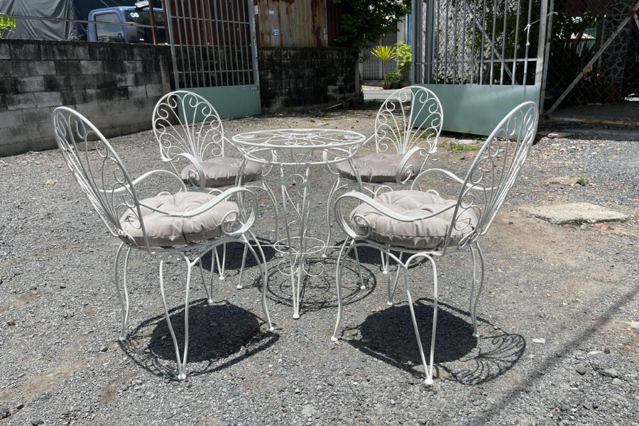 Bạn đã biết đến bàn ghế sân vườn bằng sắt chưa?