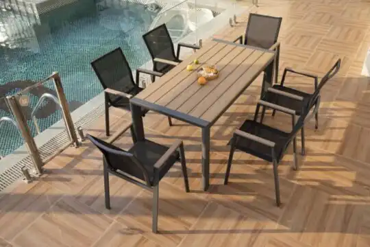 Composite là một vật liệu được tạo thành từ sự kết hợp của hai hoặc nhiều loại vật liệu khác nhau