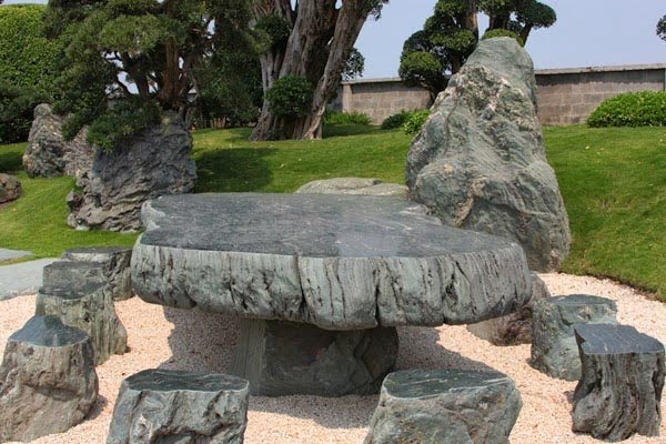 bàn ghế sân vườn bằng đá