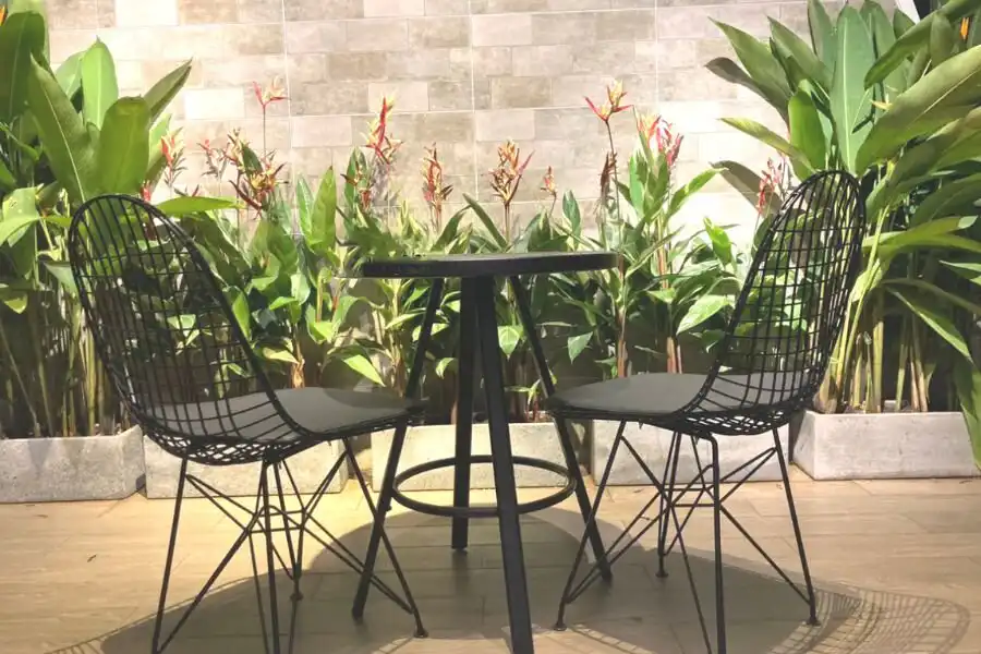 Những cách vệ sinh bàn ghế sân vườn bằng sắt hiệu quả