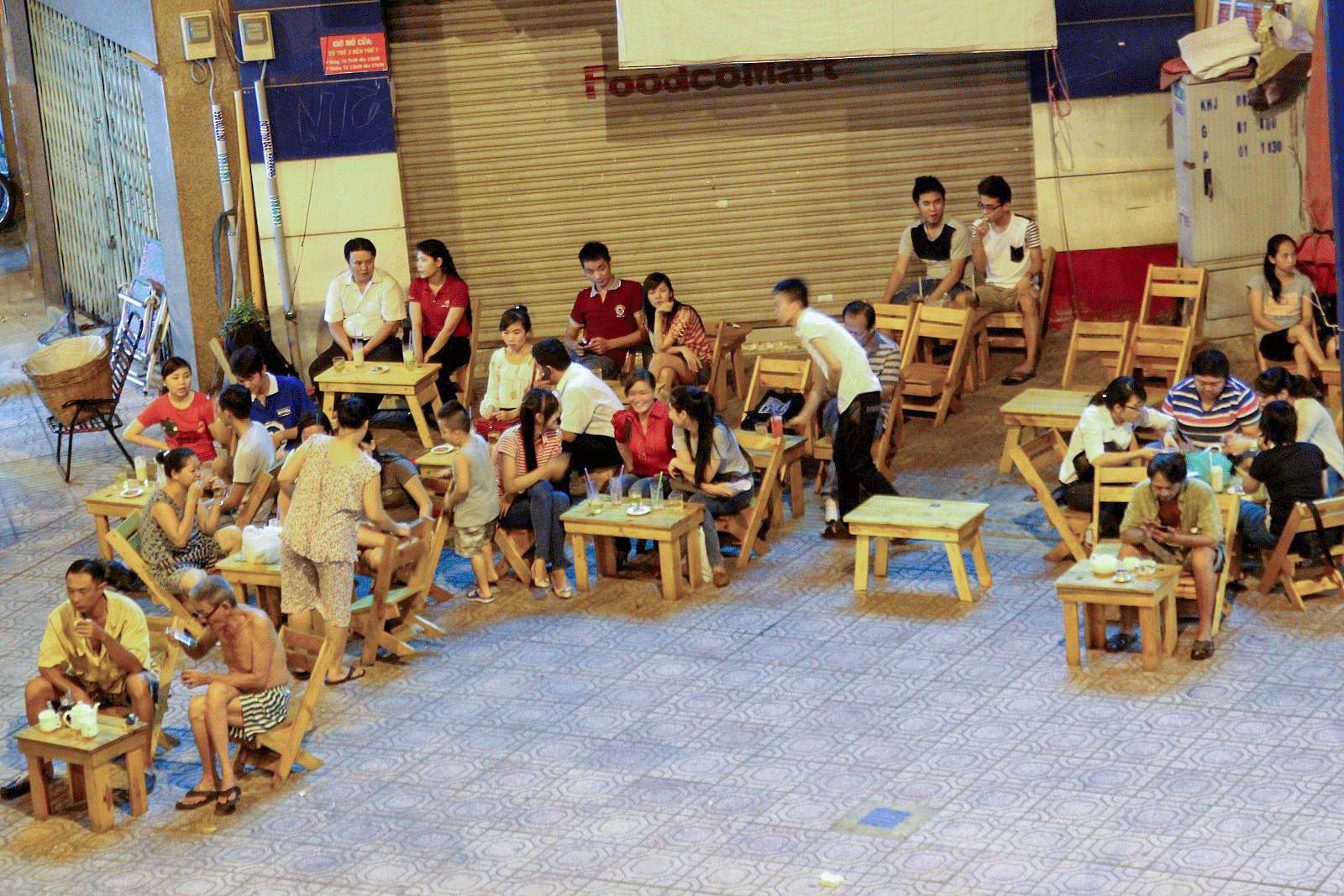 Dau Chi La Mot Bo Ban Ghe Ban Ghe Cafe Xep Gap