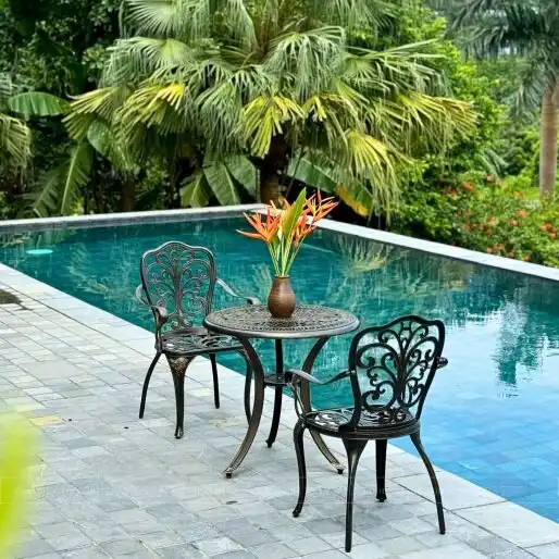 Bộ Bàn Ghế Ban Công BG-11N đặt tại hồ bơi