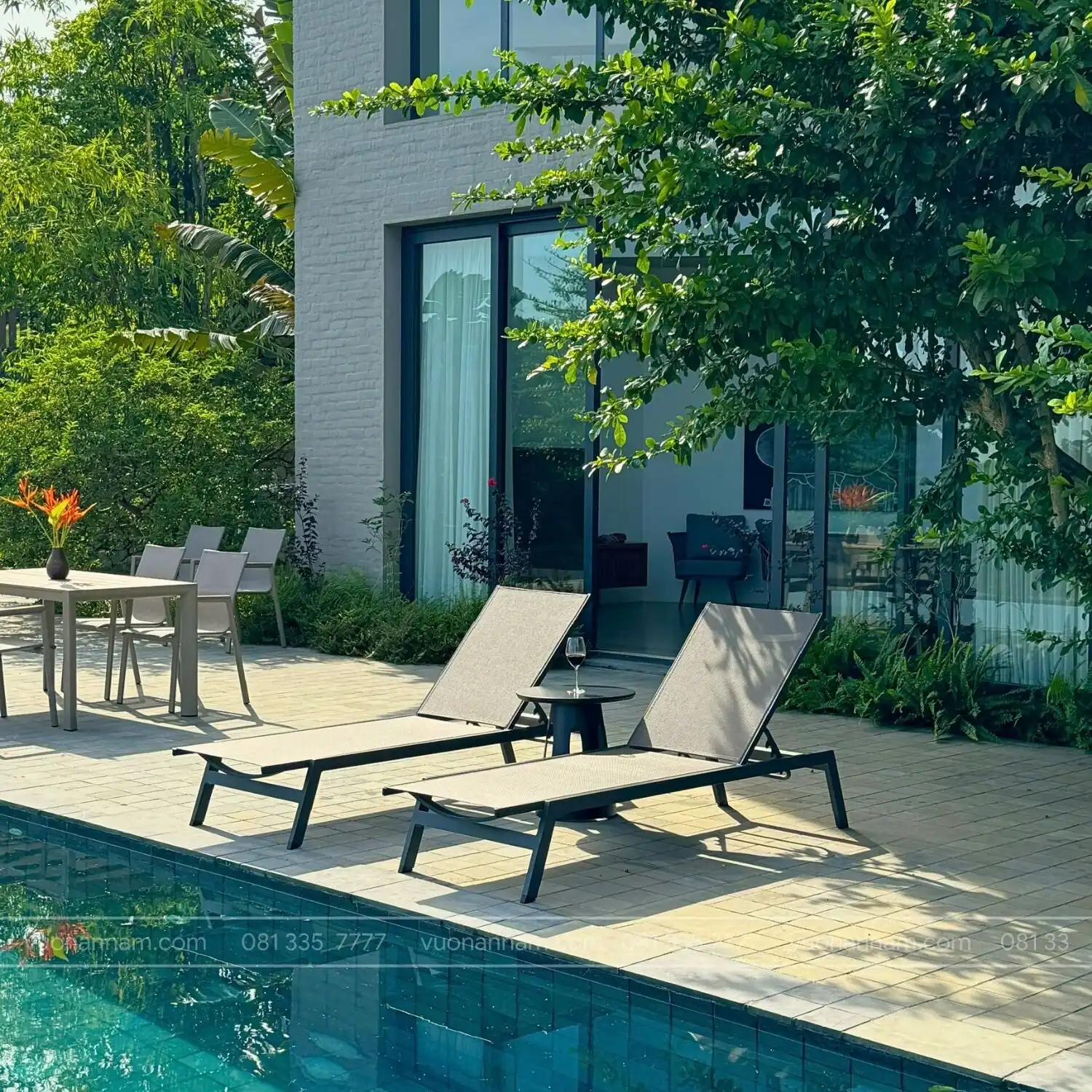 Ghế hồ bơi GL 15 – Khoe dáng dưới nắng