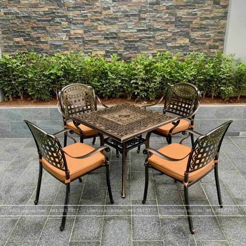 Bộ bàn ghế sân vườn BG04-V80N màu nâu bàn vuông 80cm