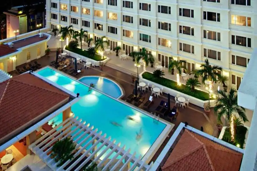 Bể bơi Equatorial