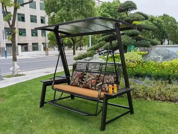 Xích đu nhôm đúc có gác chân