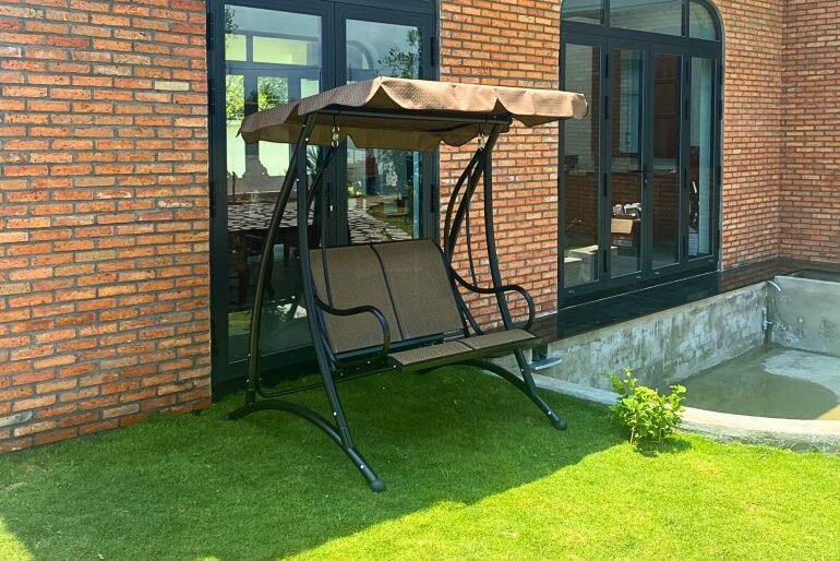 Xích đu Nhôm đúc cao cấp ngoài trời