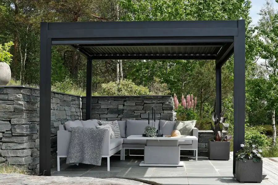 Pergola aluminum là một dạng pergola được chế tạo chủ yếu từ nhôm được nhiều gia chủ lựa chọn cho không gian