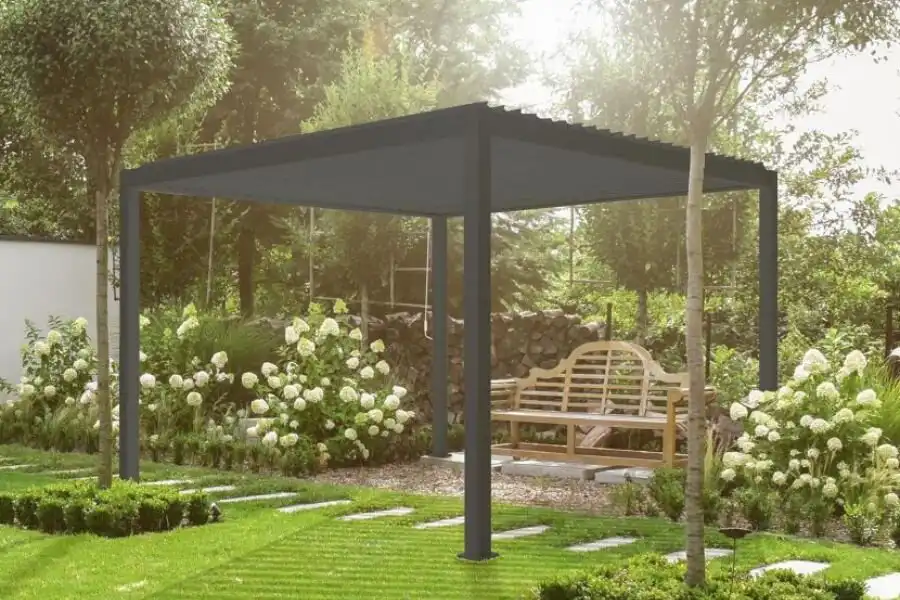 Pergola, với những đặc điểm độc đáo và lợi ích đa dạng, đã trở thành một phần quan trọng trong thiết kế ngoại thất và cảnh quan