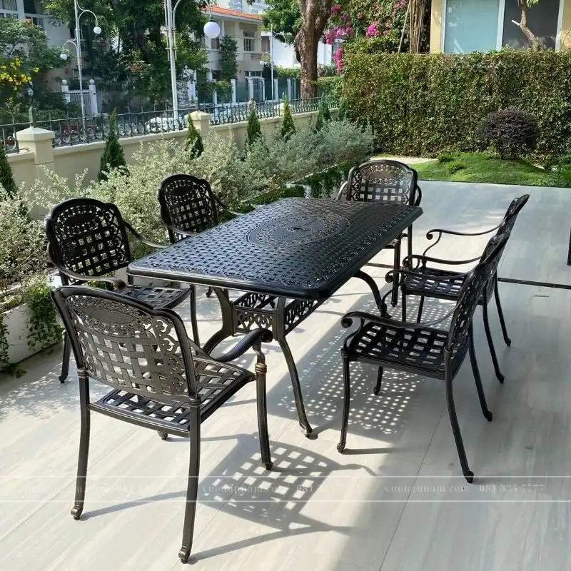 xu hướng bàn ghế ngoài trời 2025