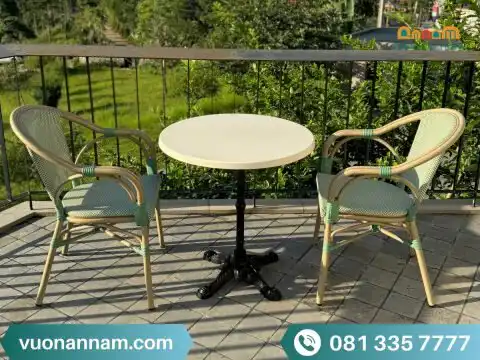 Bàn ghế có thể để ở khong gian nhỏ như ban công chung cư