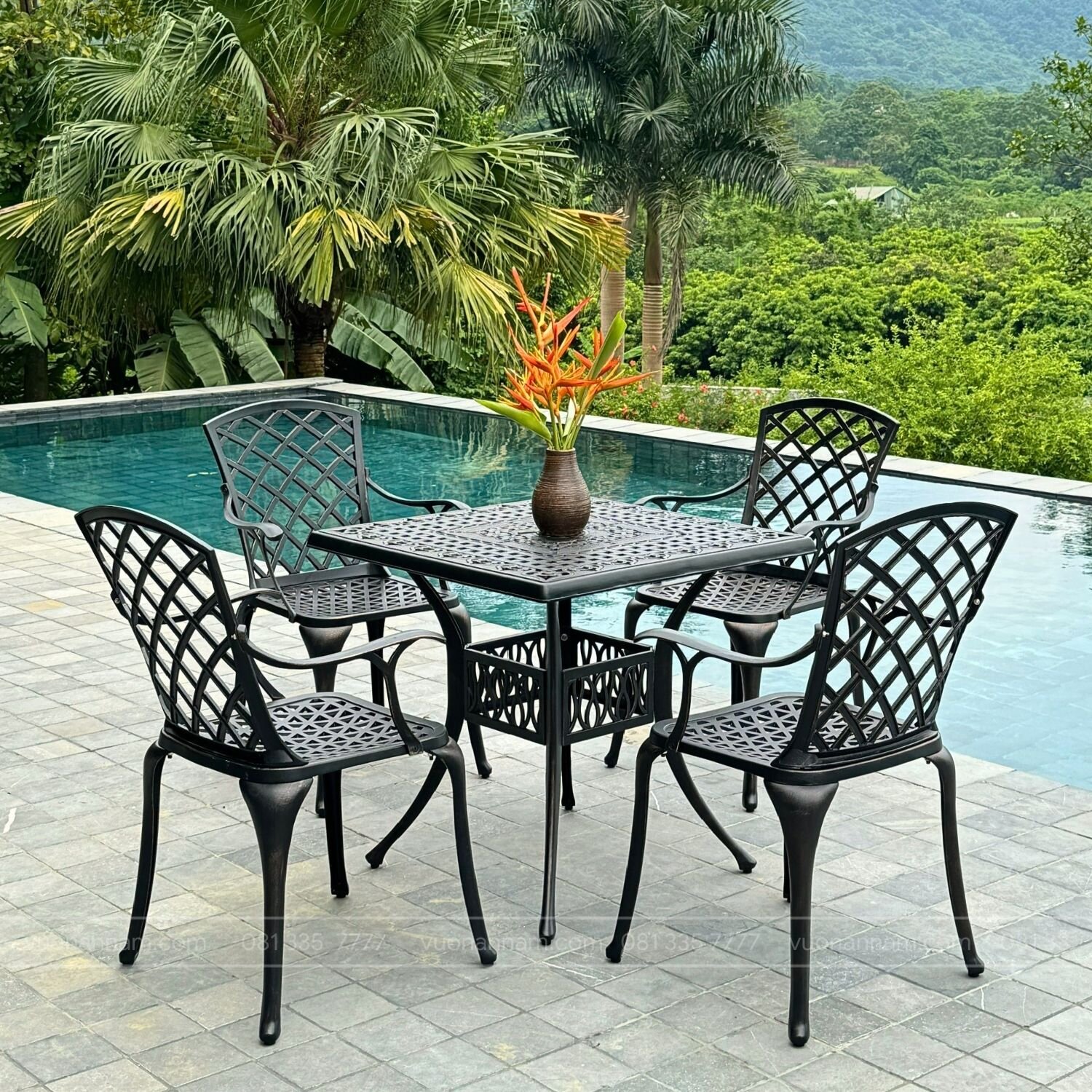 Bộ bàn ghế sân vườn BG21-V80N màu nâu bàn vuông 80cm