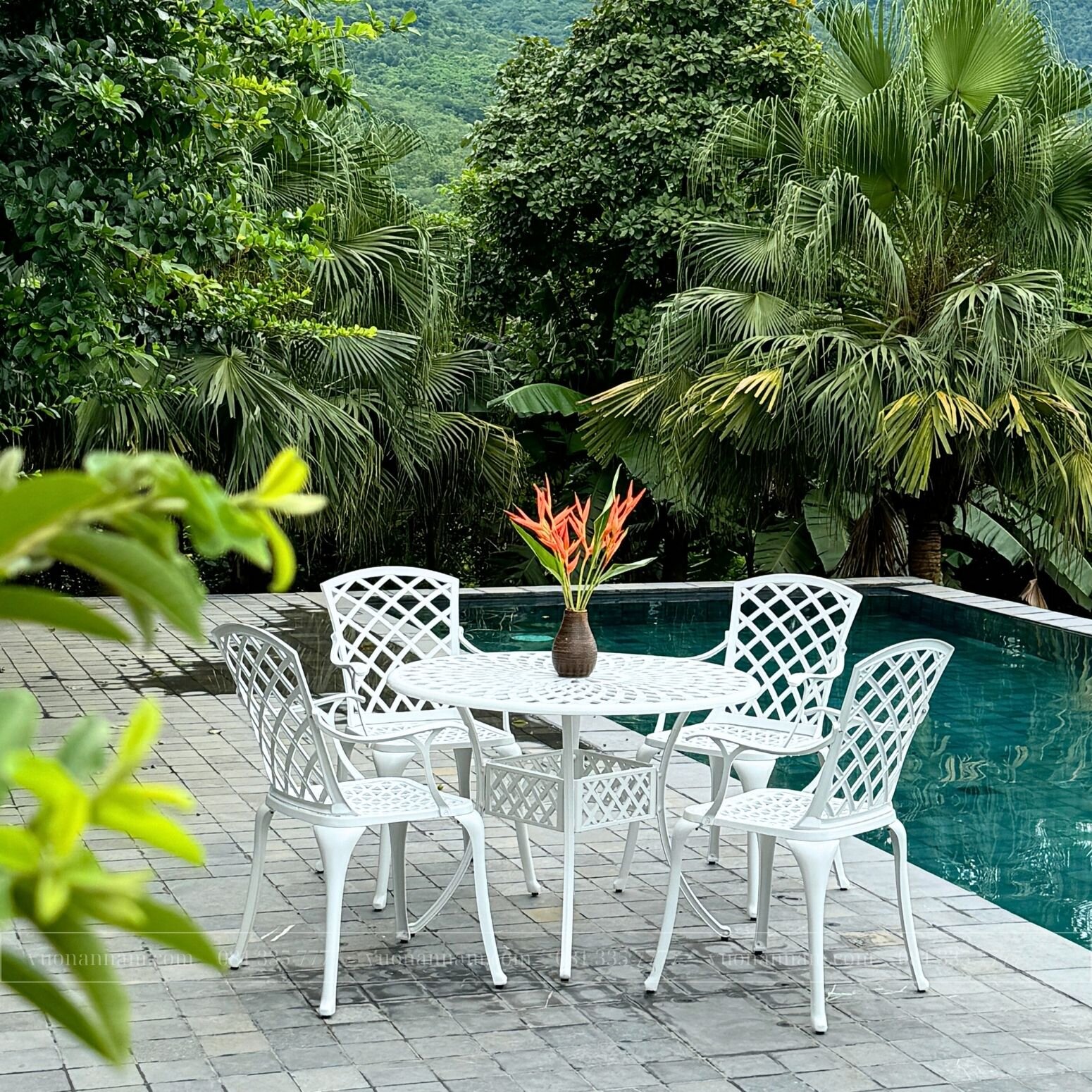 Bộ bàn ghế sân vườn BG-21T màu trắng bàn D100cm