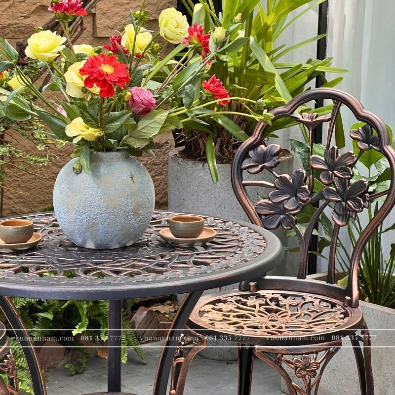 Bộ bàn ghế sân vườn nhôm đúc BG-027N màu nâu bàn D60cm - Ảnh 2