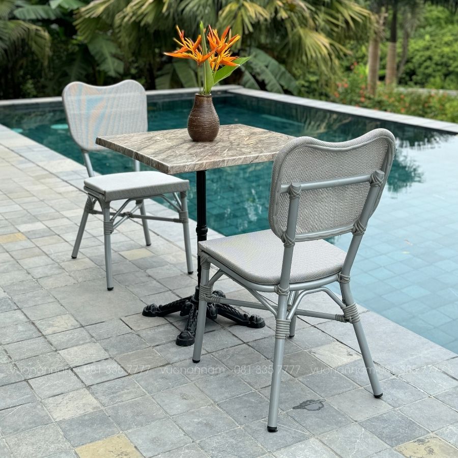 Bộ bàn ghế ban công BC-11 được làm từ vật liệu ngoài trời cao cấp