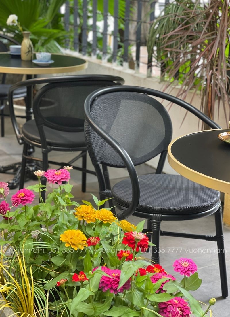 Đường nét mềm mại, tạo dấu ấn riêng cho ghế cafe GTL-GC10
