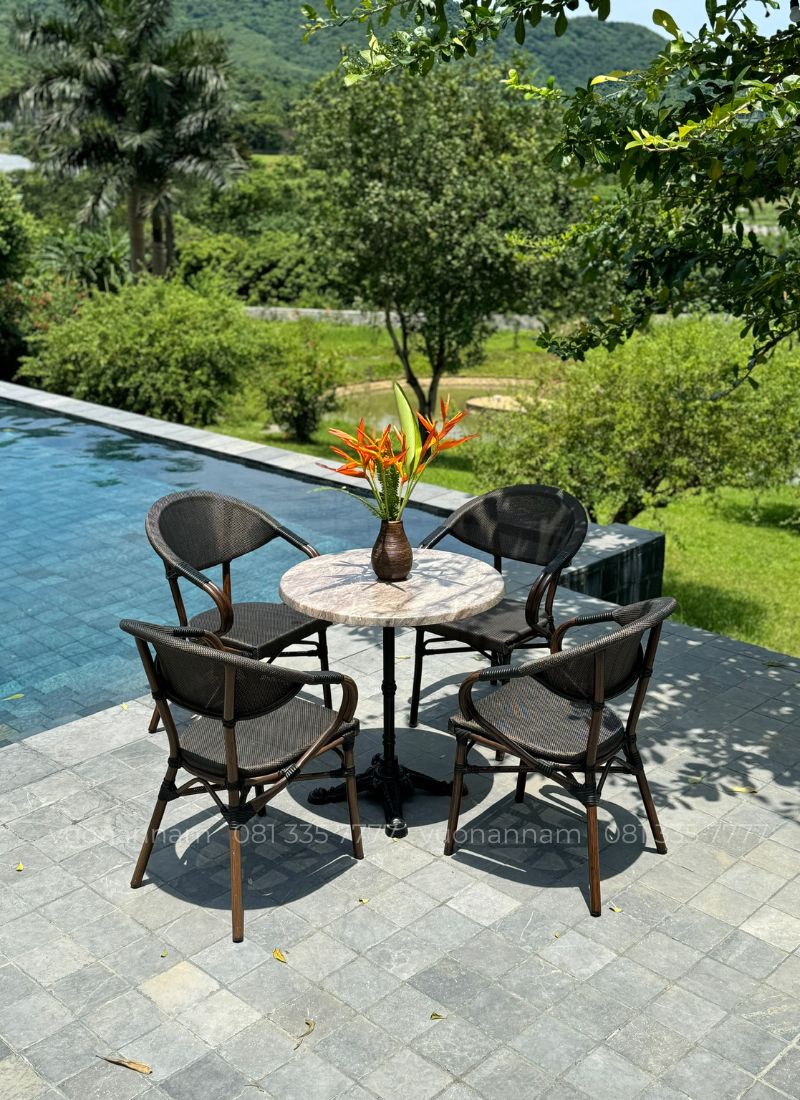 Bộ bàn ghế cafe BTL-GC01N bố trí trong không gian ngoài trời
