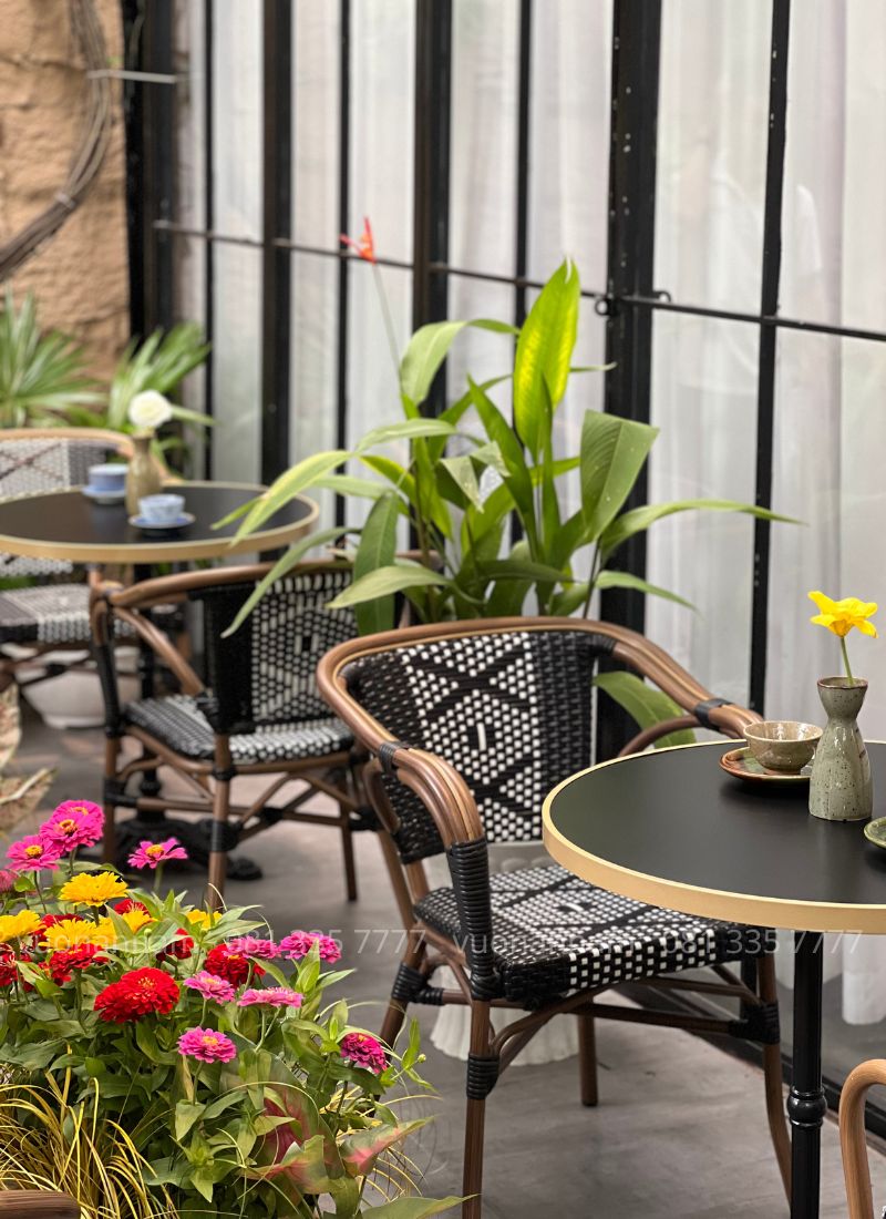 Bộ bàn ghế cafe ngoài trời BCF-02 gồm 2 ghế và 1 bàn, phù hợp cho quán cafe, sân vườn và ban công