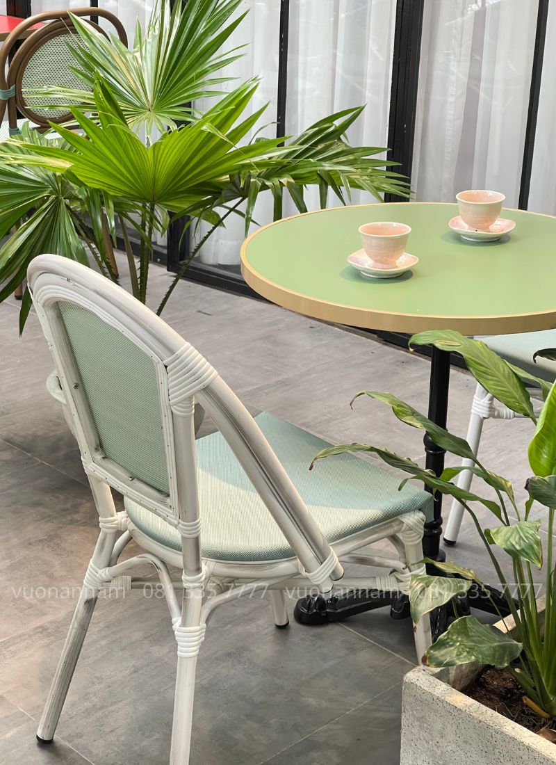 Cận cảnh bộ bàn ghế cafe ngoài trời BCF-09X với ghế lưới Textilene
