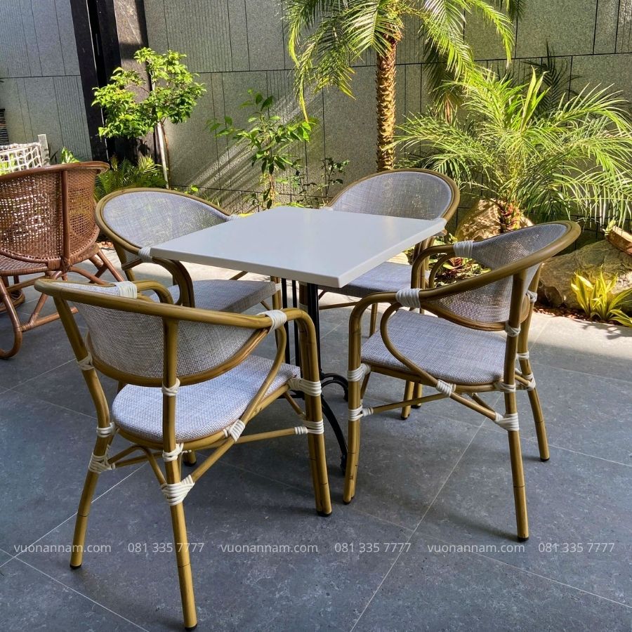Bộ bàn ghế cafe ngoài trời BTL-GC04 với chất liệu bền bỉ, không gỉ sét