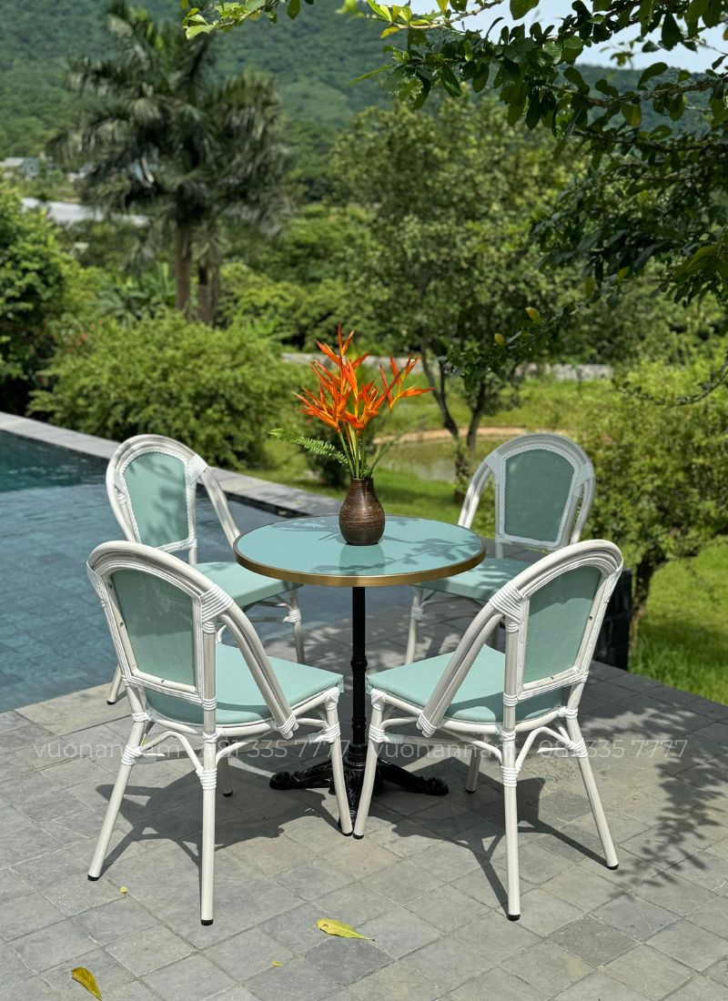 Bộ bàn ghế cafe ngoài trời BTL-GC09X trong không gian sân vườn