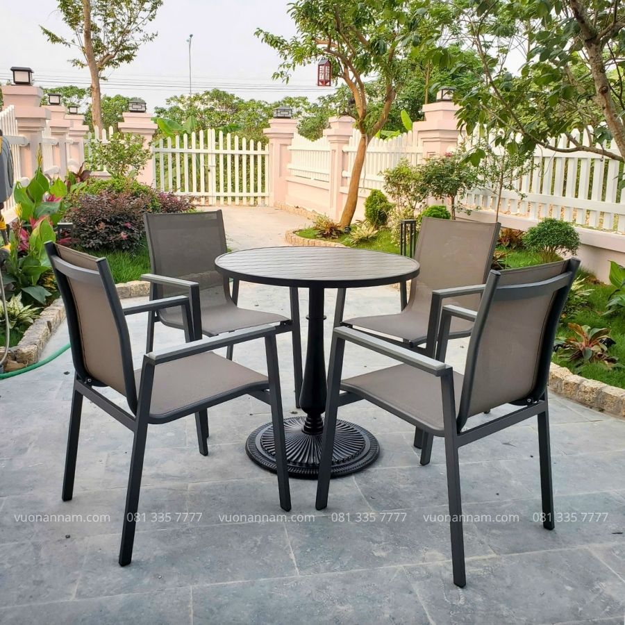 Bộ bàn ghế cafe ngoài trời BTL-LL phù hợp cho không gian sân vườn biệt thư