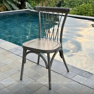 Ghế được làm từ chất liệu nhôm sơn tĩnh điện