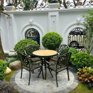 Ngược lại họa tiết hoa sen lại mang đến sự thư thái và nhẹ nhàng hơn khi nhìn vào