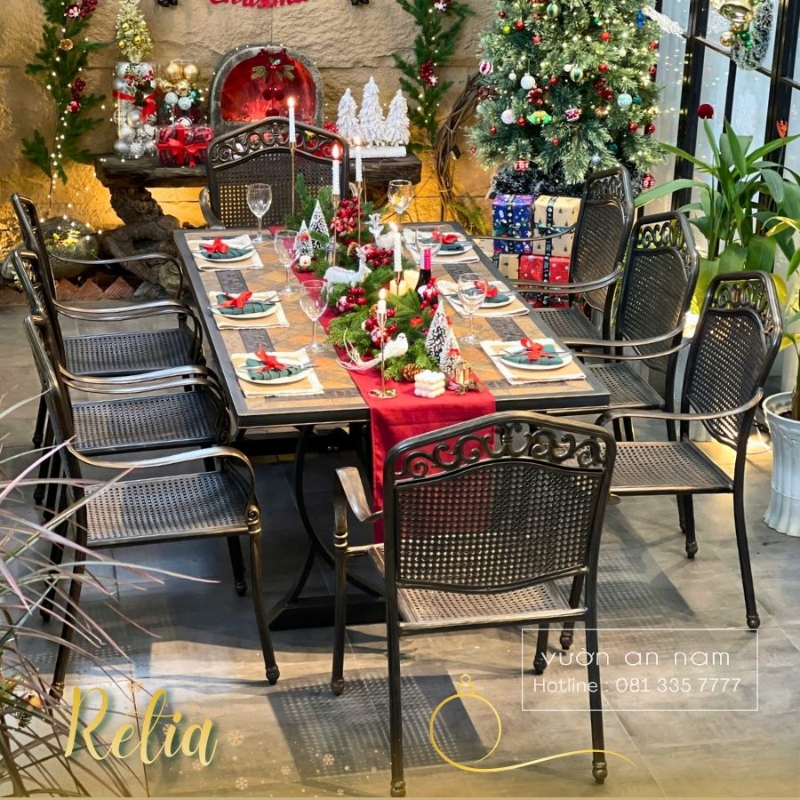 Bàn tiệc Giáng sinh ấm áp và an lành