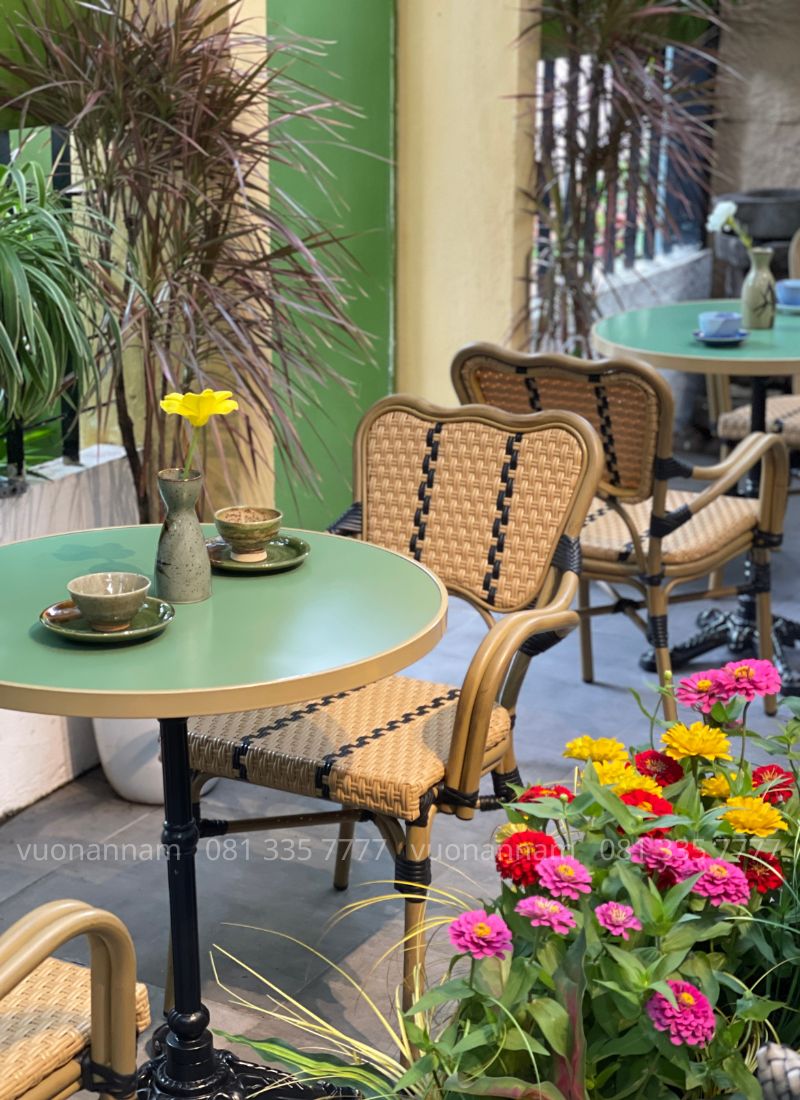 Cận cảnh bộ bàn ghế cafe BCF-03 với khung nhôm sơn tĩnh điện và mặt ngồi Textilene kháng nước