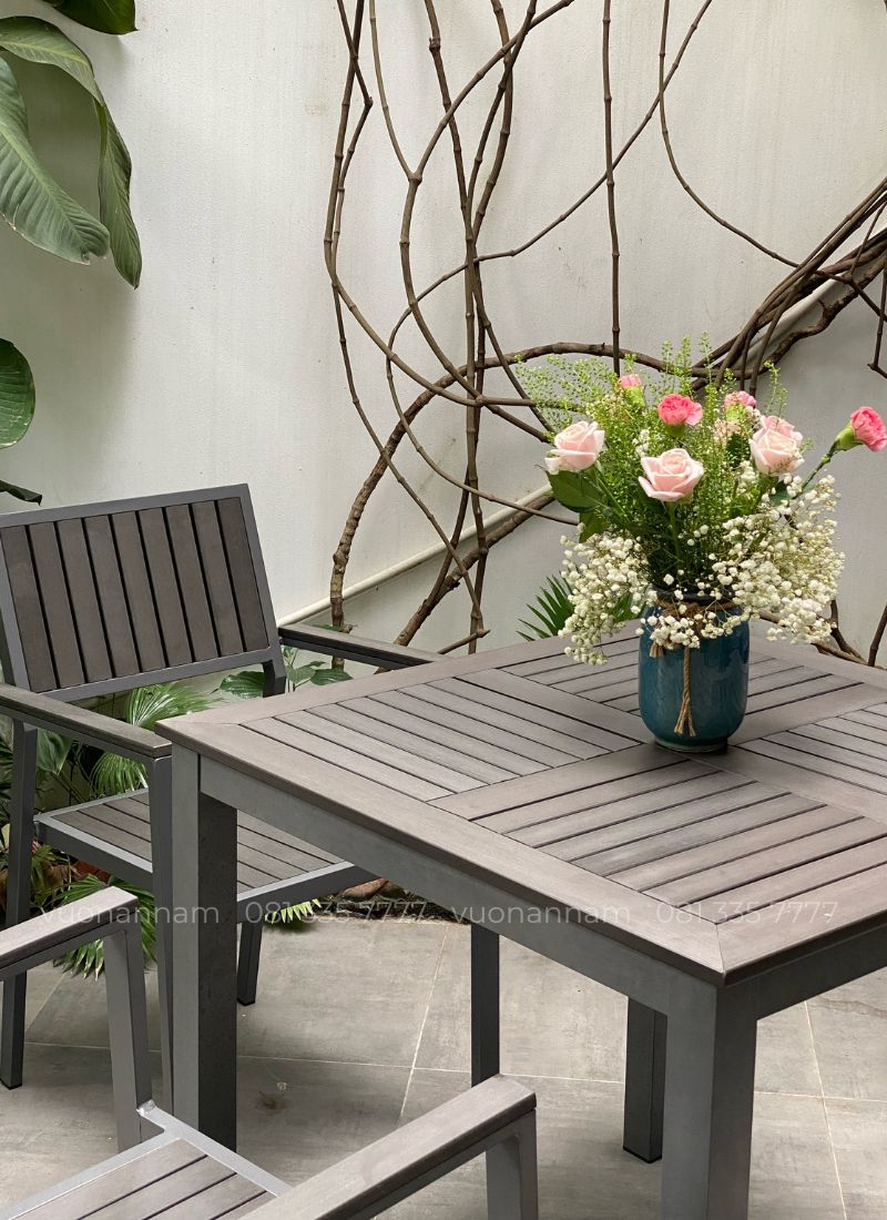 Ghế BC-VD với khung nhôm và nan Polywood giả gỗ