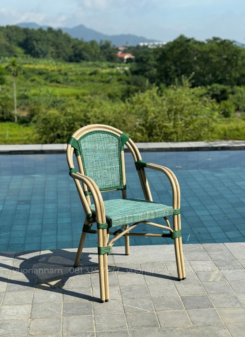 Cận cảnh ghế cafe BTL-GC082 khung màu mây và lưới xanh