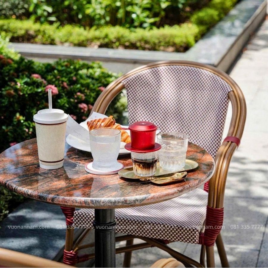 Ghế cafe Panton GTL-GC16D được nhiều chủ quán cafe lựa chọn