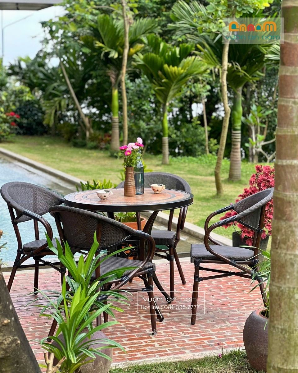 nên chọn các bộ bàn và ghế chống gỉ sét dành cho quán cà phê luxury