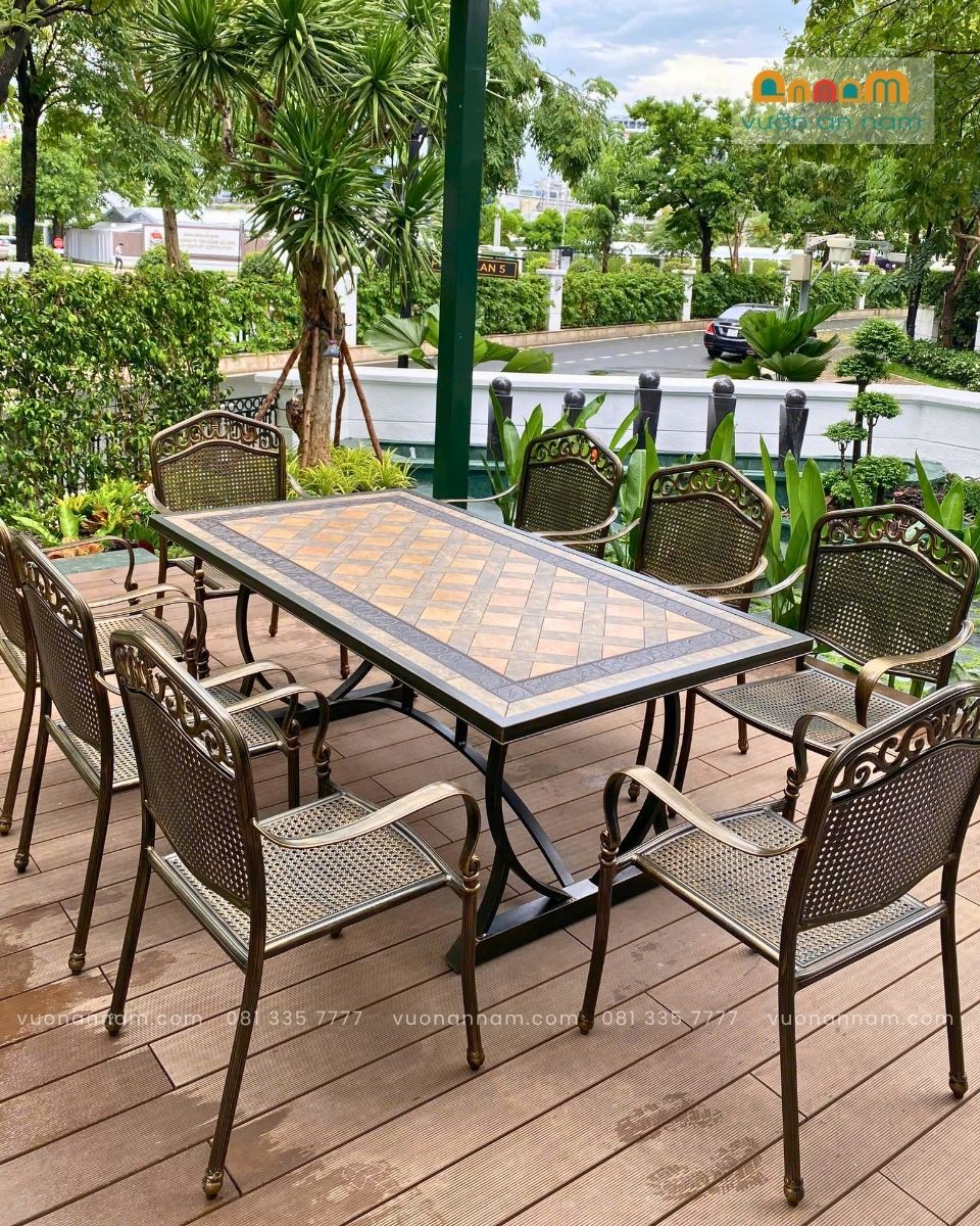 Thiết kế tinh tế của bàn ghế làm bằng nhôm phù hợp để ở nhiều không gian