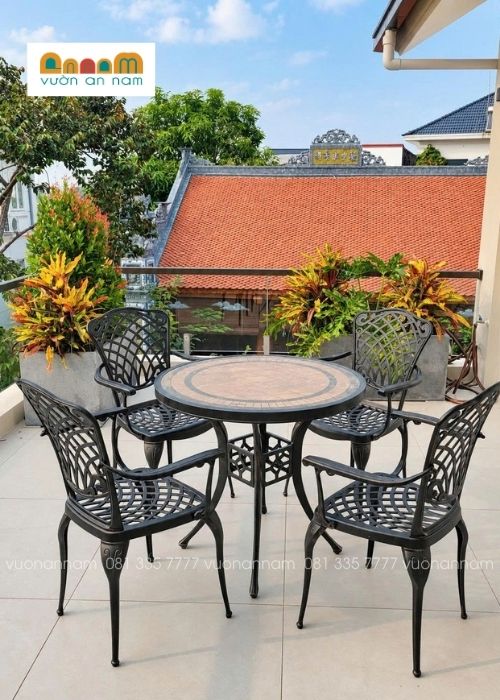 bàn ghế nhôm đúc có trọng lượng nhẹ hơn bàn ghế sắt